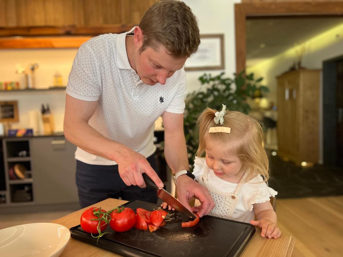 Spannort Family Home With Common Kitchen And Self Check-In เอนเกลเบิร์ก ภายนอก รูปภาพ