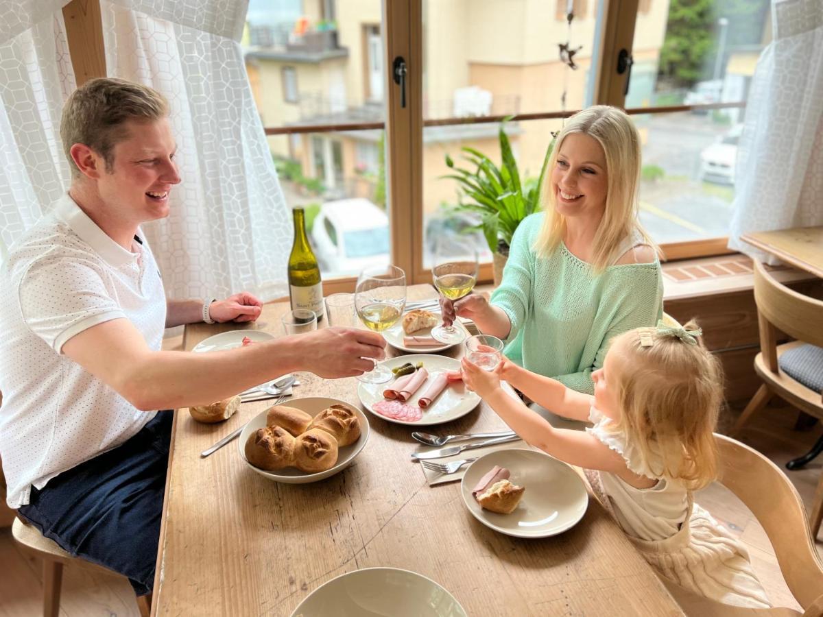 Spannort Family Home With Common Kitchen And Self Check-In เอนเกลเบิร์ก ภายนอก รูปภาพ